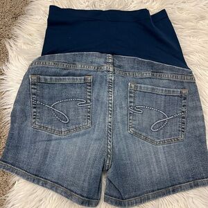 American Star maternity shorts